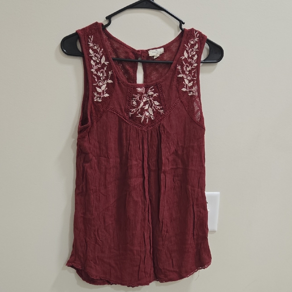 Red Embellished Sleeveless Tank Top - Picture 6 of 8